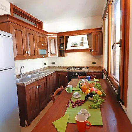 Holiday home Eva To Center 4 Places